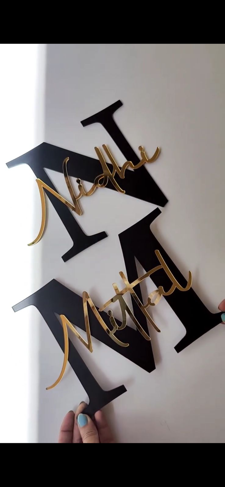 Signature Name Display